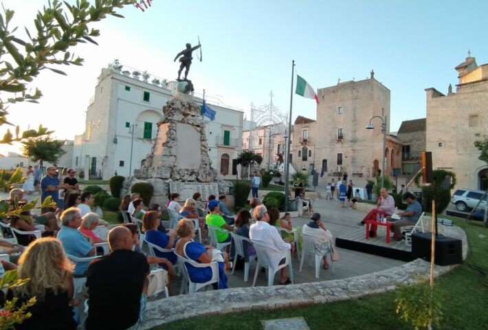 Presentazione del libro ‘Vivere da Dei’- Tramonti letterari in borgo 2024